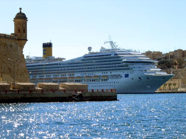 Vas de croazieră autorizat să acosteze în Australia! Zeci de persoane aflate la bord sunt infectate cu coronavirus