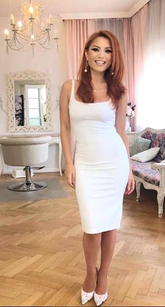 Elena Gheorghe, o mămică sexy! S-a recuperat remarcabil după cele două sarcini!