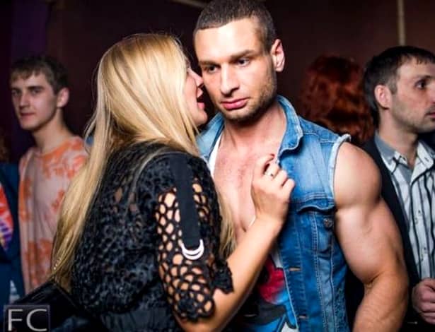IMAGINI interzise MINORILOR. Cum ARATĂ o noapte INCENDIARĂ în cluburile din Rusia