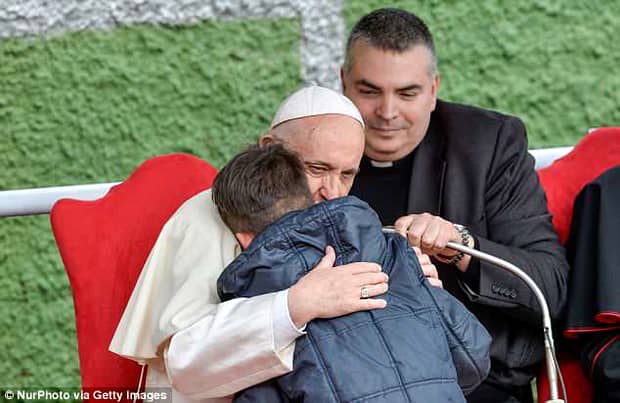 Ateii merg în Rai? Vezi ce i-a răspuns Papa de la Roma unui băiețel!