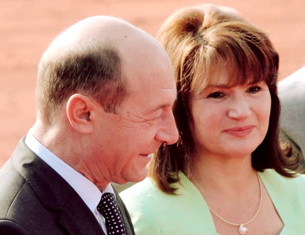 Maria Basescu s-a angajat la 65 de ani