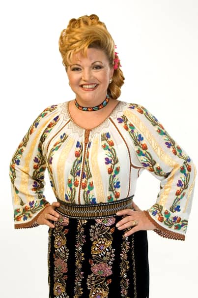 Maria Cârneci arată excepțional la 65 de ani! Cântăreața este la fel de efervescentă ca în tinerețe