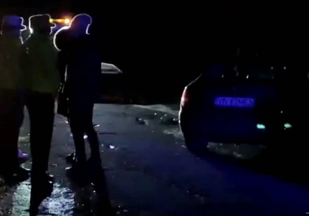 Patronul unor case de schimb valutar din Vrancea, împușcat în mașină! Filmul asasinatului. VIDEO