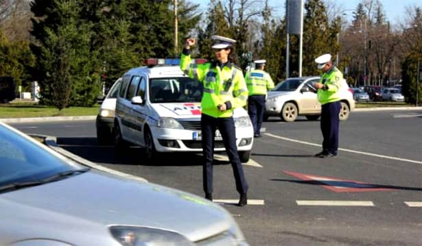 Poliţişti în traficul din Bucureşti