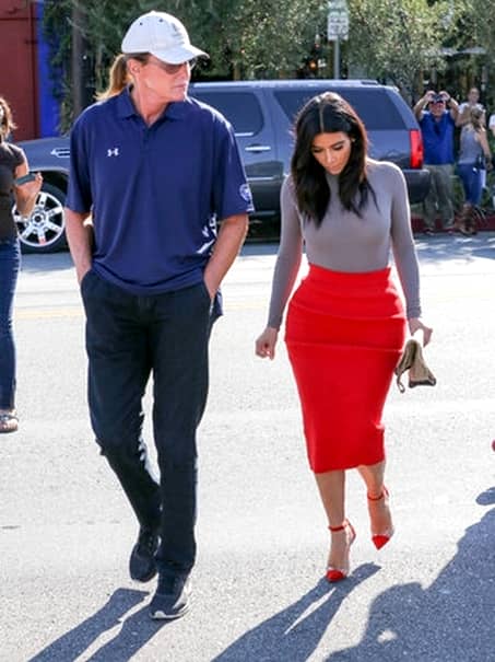 FOTO / Tatal lui Kim Kardashian, apariţie controversată pe coperta Vanity Fair