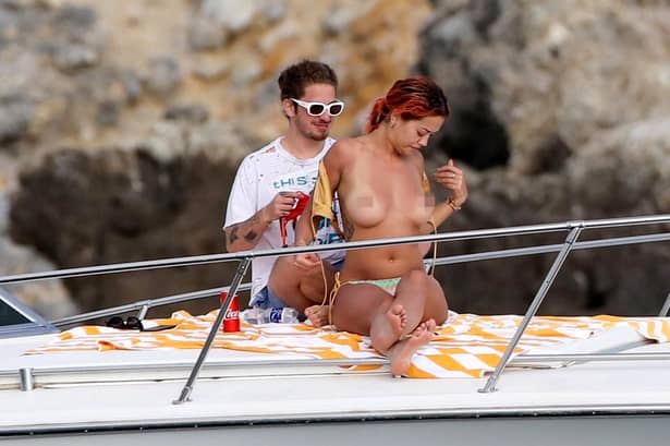 Rita Ora, topless pe yacht cu iubitul