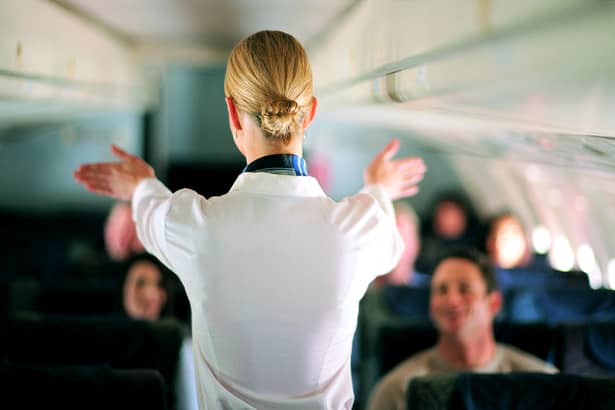 Stewardese plătite în funcţie de greutate! Motivul este halucinant!