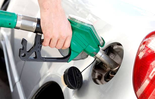 De la începutul anului până acum, 1 litru de benzină este cu 11 % mai scump. Astfel, a ajuns de la 5,16 lei, prețul din ianuarie, la 5,72 lei, arată datele Oil Bulletin, serviciul de monitorizare al carburanților al Eurostat.