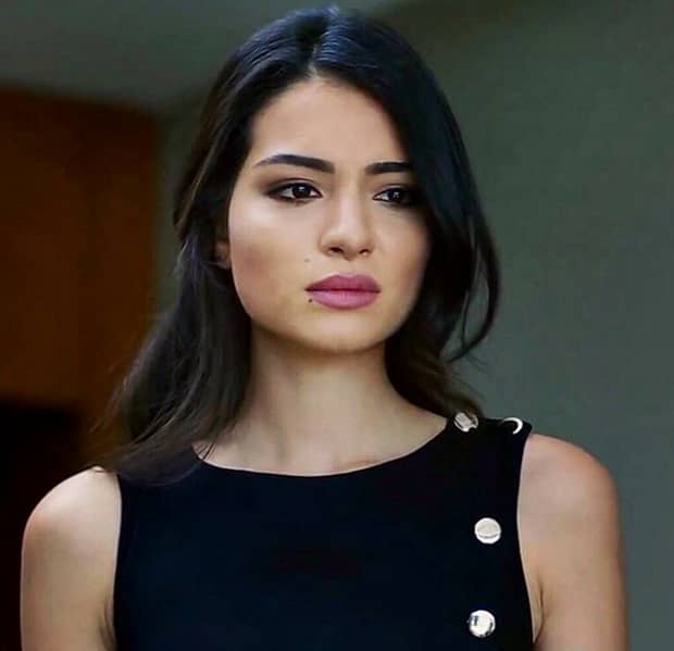 „Asu” din serialul „Dragoste infinita” este o fosta Miss Turcia! Uite cum arata atunci cand a fost declarata „cea mai frumoasa femeie din Turcia”