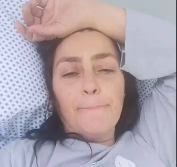 Rona Hartner se luptă cu boala prin rugăciune! Noi imagini din spital! Cine îi e alături