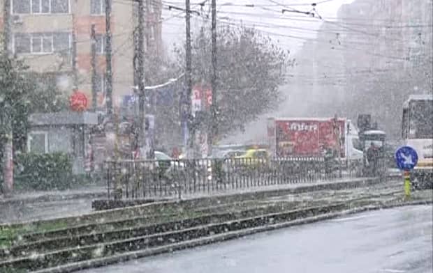 Ninsoare în București! Cât va ține vremea rece în Capitală și în țară
