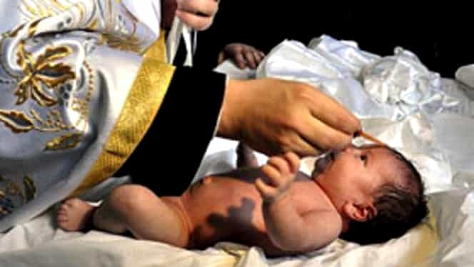 Ce nume se pun copiilor la Botez! Numele interzise cu desăvârşire de Biserică