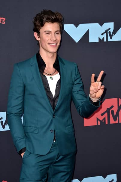 Câştigătorii MTV Video Music Awards. Cele mai frumoase ţinute de pe covorul roşu. Galerie FOTO