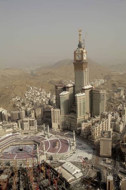 Cele mai înalte 10 clădiri din lume: Makkah Royal Clock Tower - 601 m, 120 de etaje. • Cea mai înaltă clădire din Arabia Saudită
