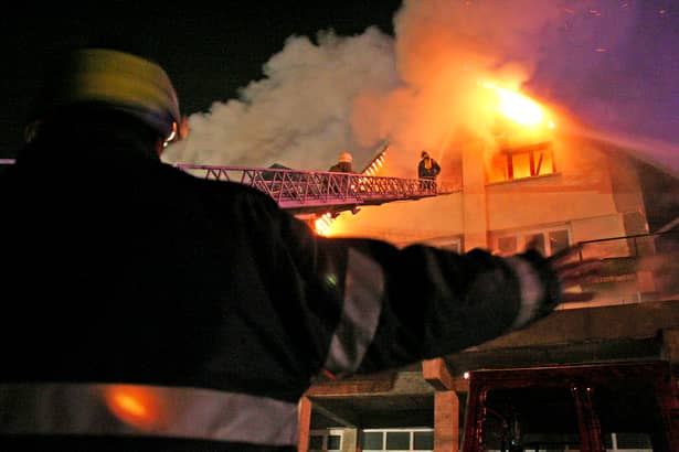 Incendiu la o fabrică din Pitești! Pompieri