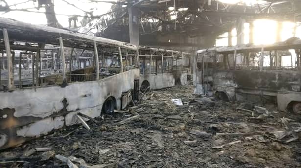 Dezastru în Tulcea! Un incendiu puternic a mistuit 15 autobuze ale municipalităţii!