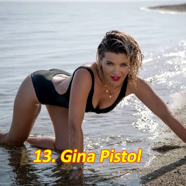 TOP 20 vedete din România care au apărut la plajă în costume de baie minuscule