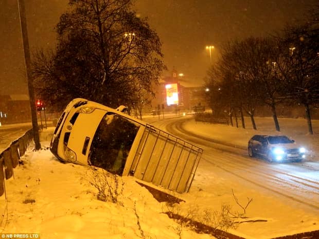 Haos în UK din cauza zăpezii. Imagini incredibile din Anglia