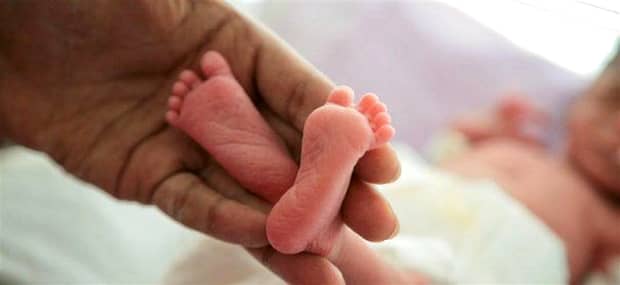 Povestea emoționantă a unui bebeluș născut prematur, relatată de un preot din Constanța! Ce s-a întâmplat după botez