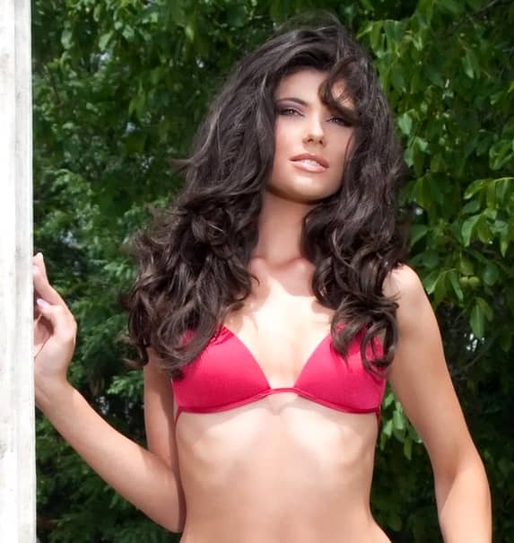 Transformare şocantă a celei mai frumoase femei din România! Cum arată acum şi cu ce se ocupa fosta Miss Universe!