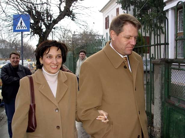 Carmen Iohannis și Klaus Iohannis, la slujba din Sibiu. Ținuta soției președintelui, comentată de enoriași