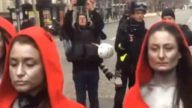 Protestul „Mariannelor”, în Franța! Zeci de tinere s-au dezbrăcat la bustul gol. FOTO
