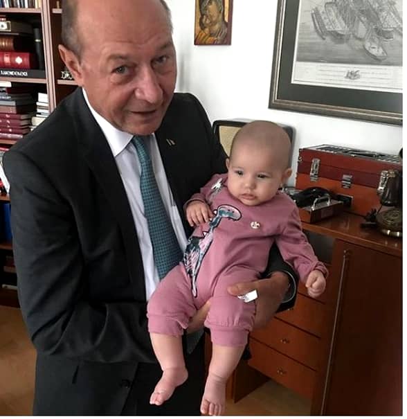 Traian Băsescu alături de cea mai mică nepoată, Anastasia