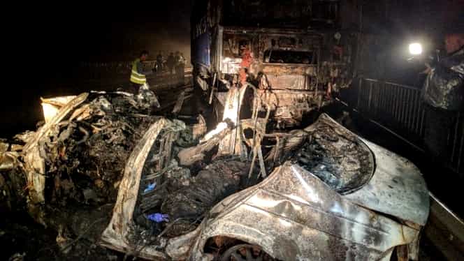 Accident în Bihor: 3 tineri au murit corbonizați în interiorul mașinii