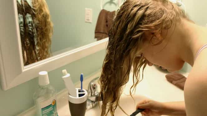 Ce se întâmplă dacă îţi speli părul cu bicarbonat de sodiu! Toate femeile trebuie să ştie asta