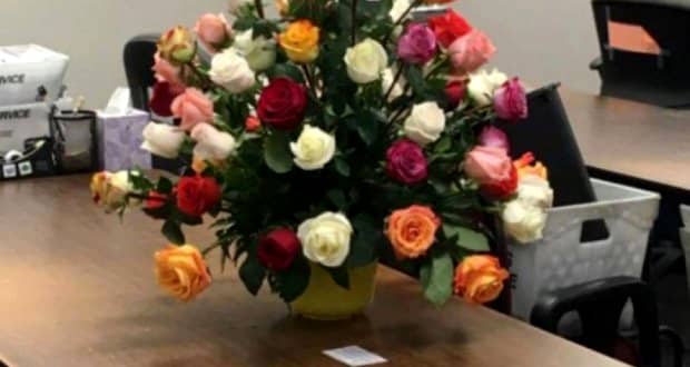 Soția a primit un buchet de flori la doi ani de la moartea soțului! „Nu trebuie să suporți să fii înșelată sau mințită”
