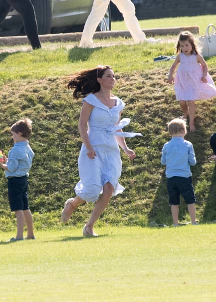 Kate Middleton a făcut furori cu o rochie de 200 de lei!