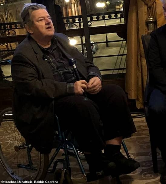Actorul Robbie Coltrane din Harry Potter a rămas imobilizat în scaunul cu rotile. Se luptă cu dureri incredibile