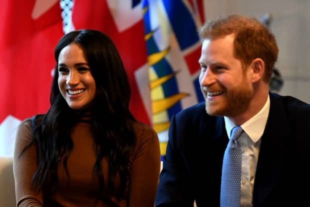 OFICIAL! Prinţul Harry şi soţia sa Meghan renunţă la titlurile de “Alteţe Regale”. Nu vor mai primi fonduri publice