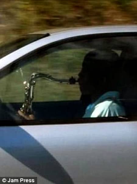 Cele mai ciudate şi nostime imagini surprinse de şoferi în trafic! GALERIE FOTO
