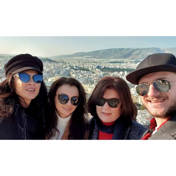 Monica Bârlădeanu, vacanță cu familia în Atena. Actrița din serialul VLAD i-a încântat pe fani. FOTO