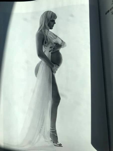 Elena Udrea, interviu și fotografii sexy, în luna a 8-a de sarcină! ”Am cerut îndrumare de la Dumnezeu”