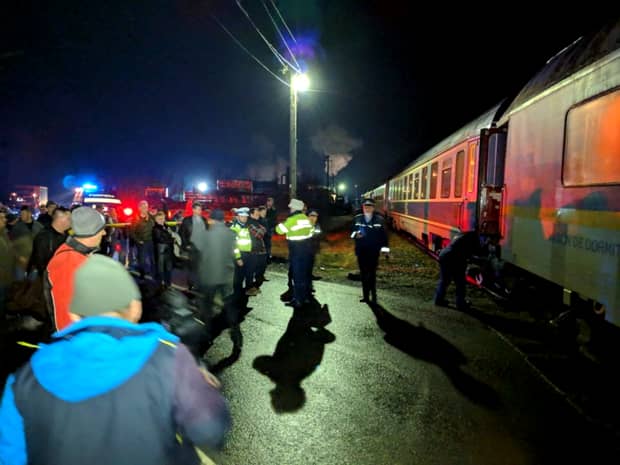 FOTO și VIDEO Tren deraiat și trafic feroviar blocat, vineri, 8 Martie! Garnitura Inter Regio circula pe ruta Sighetu Marmației – București