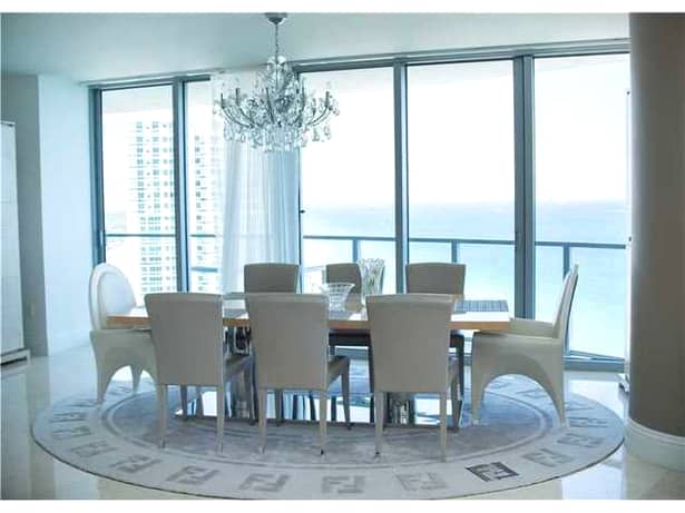 Cum arată apartamentul de lux din Miami al lui Borcea! Fosta soţie l-a modificat drastic