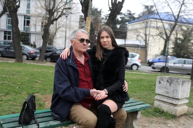Milojko Bozic şi Milijana Bogdanovic se iubesc deși ea are doar 21 de ani, iar el 71