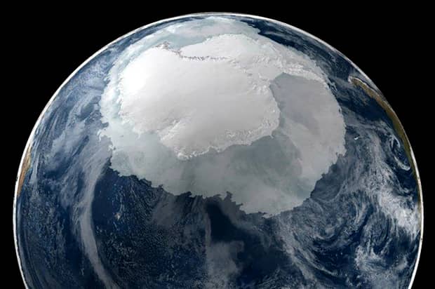 Obiect gigantic sub gheaţa din Antarctica. Unii spun că este asteroidul care a distrus dinozaurii