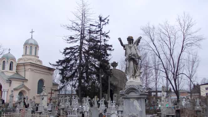 Un moldovean s-a supărat pe autorități după ce nu a fost lăsat să-și facă cimitir în curte