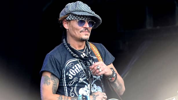 Johnny Depp e grav bolnav şi îngrijit de fosta nevastă