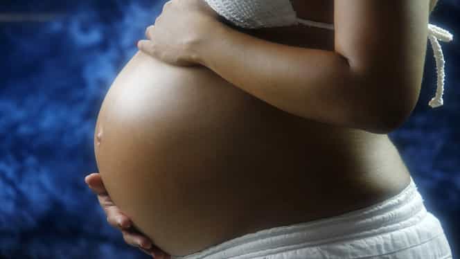 Cazul care a intrat în istorie: o femeie a născut după 12 luni de sarcină. Ce s-a ales de copilul ei