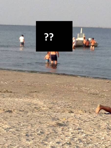 Apariţie SURPRIZĂ în Marea Neagră. Turiştii de pe plaja din MAMAIA s-au frecat la ochi. „Eu văd bine? Ce-i asta?”