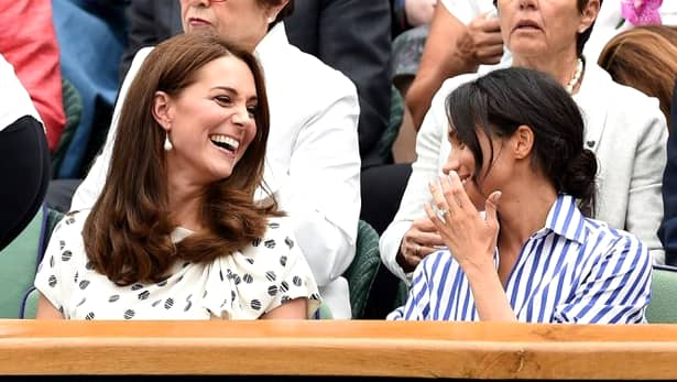 Kate Middleton și Meghan Markle telefon