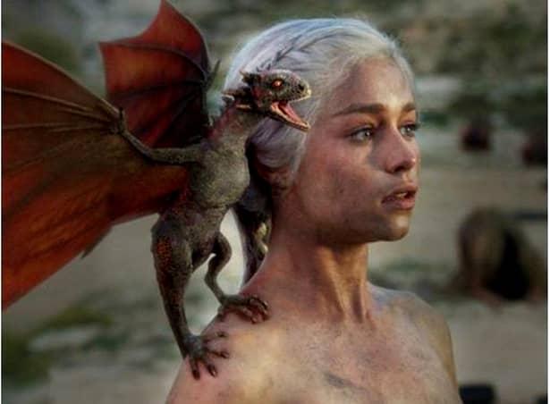 GALERIE FOTO incendiar! VEDETA din Game of Thrones este fană declarată a SEXUL în trei! Cum a fost SURPRINSĂ!