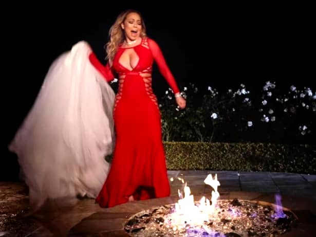 După despărţirea de miliardar, Mariah Carey şi-a incendiat rochia de mireasă de 320.000 de dolari