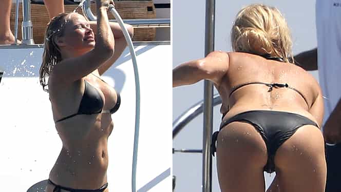 Aşa se întâmplă când porţi bikini cu două numere mai mici! Imagini bombă cu Pamela Anderson la mare