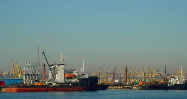 Conflict lângă România. Ucraina a reținut un petrolier al Rusiei în portul Ismail
