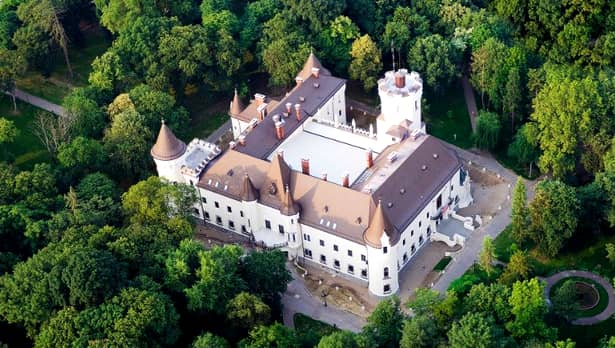 Castelul Karolyi a atras atenția producătorilor de la Hollywood! Turismul înflorește în zonă